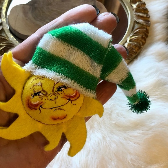 Annalee Pin 2004 - Picture 5 of 7